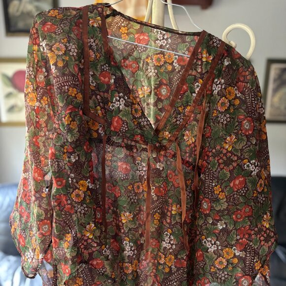 70's Boho Flowy Floral Top - Brown Ribbon Tie Front Peasant Blouse - Picture 1 of 8